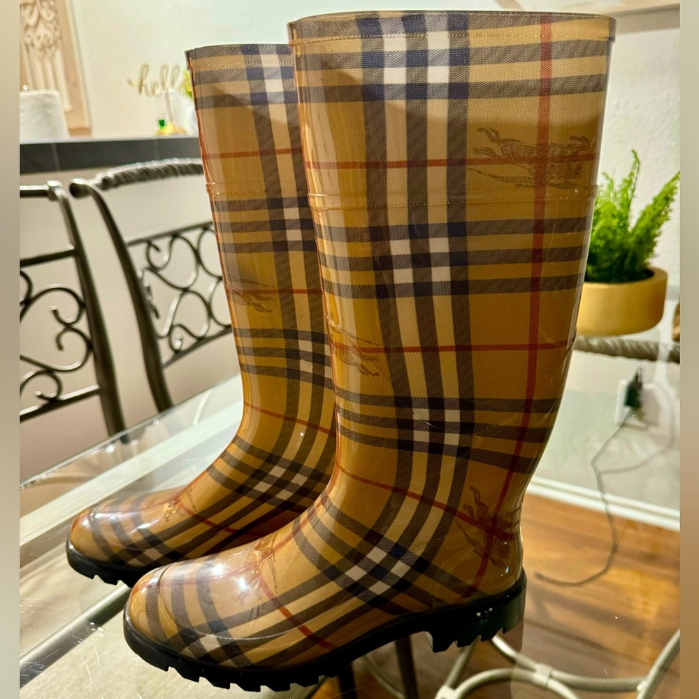 Burberry Rainboots